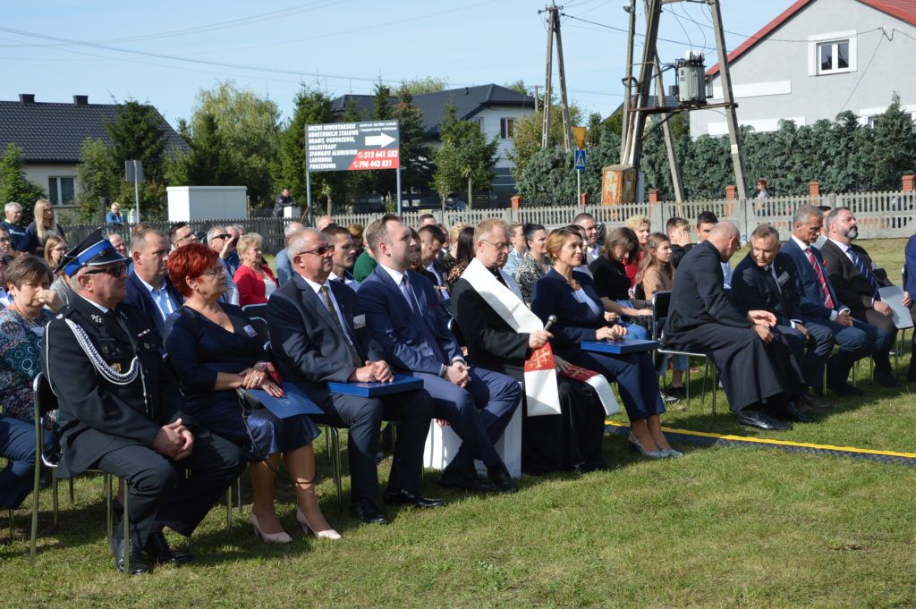 Zdjęcia z  imprezy historyczno – kulturalna upamiętniająca 500. rocznicę nadania praw miejskich miejscowości Poniatowo